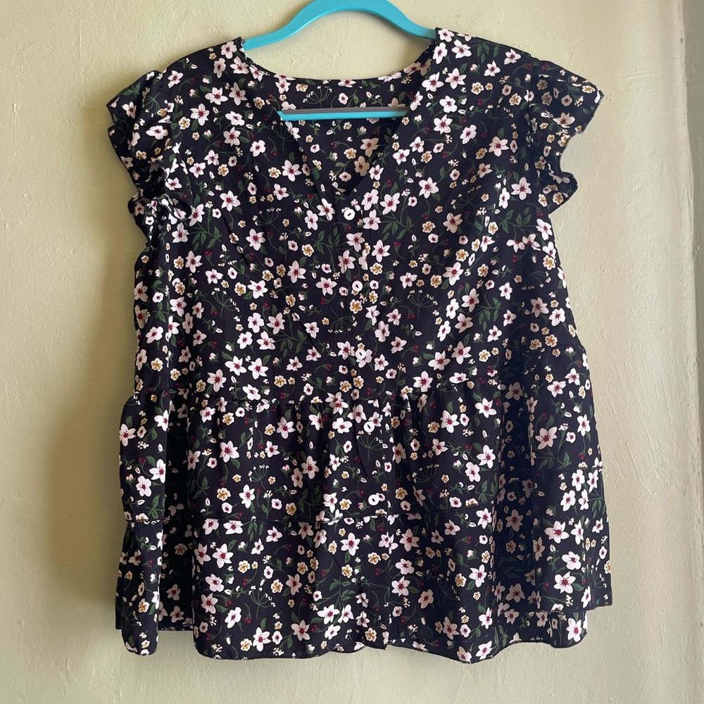 SHEIN Curve Black Floral Top